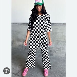 Black and White Checkered Set